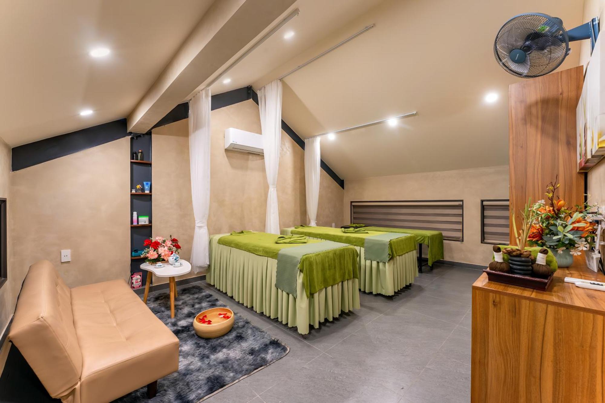 The Linh Seaside Villa Хой Ан Екстериор снимка